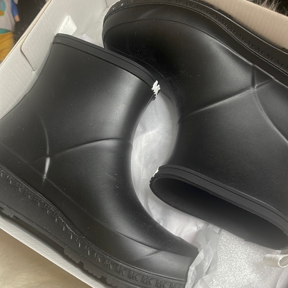 Micheal Kors ankle rain bootie